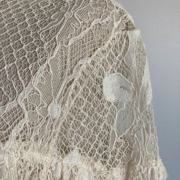 Vintage Inspired Lace Blouse - Picture 8 of 9